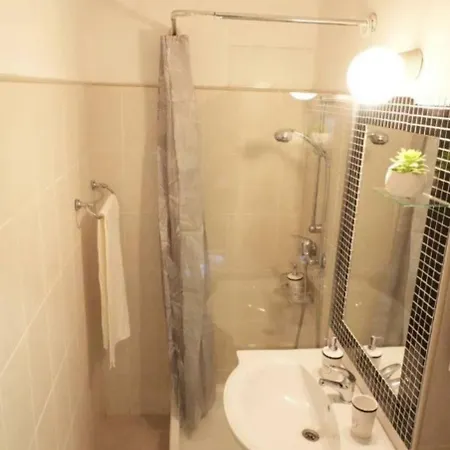 Jad Center Victoriei